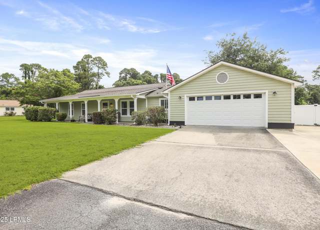 Property at 5942 Pleasant Farm Dr, Beaufort, SC 29906, 3 beds, 2 baths