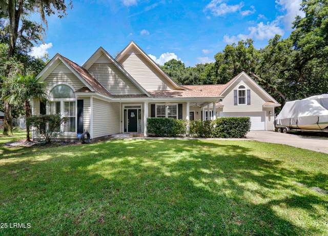 Property at 11 Ashley Dr, Beaufort, SC 29907, 3 beds, 2 baths