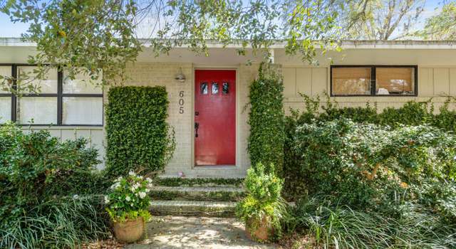 Photo of 605 Center Dr E, Beaufort, SC 29902