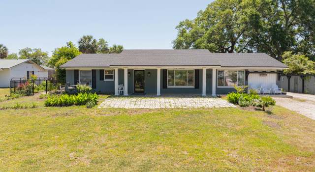 Photo of 4034 Shell Point Rd, Beaufort, SC 29906