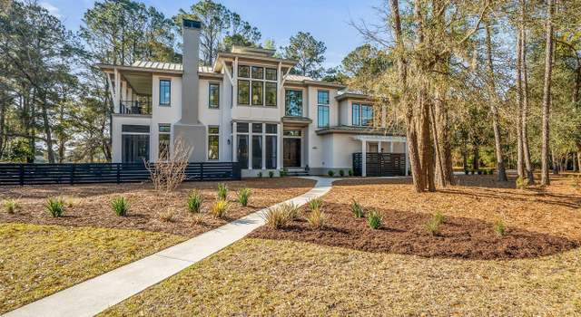 Photo of 24 Division St, Beaufort, SC 29907