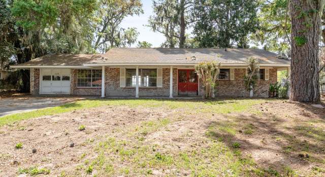 Photo of 3008 Broad River Dr, Beaufort, SC 29906