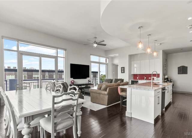 Property at 1150 8th St Ph 2, Tuscaloosa, AL 35401, 2 beds, 2.5 baths