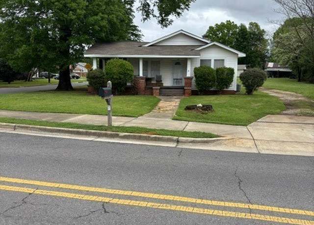 Property at 320 27th St, Tuscaloosa, AL 35401, 3 beds, 1 bath
