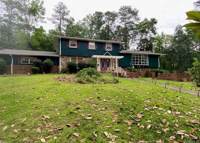 Property at 924 12th St SW, Fayette, AL 35555, 4 beds, 3 baths