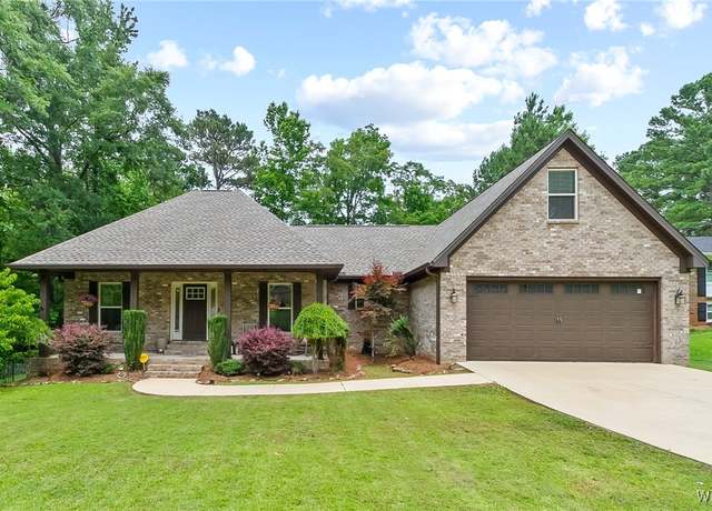 Property at 518 Monterey Dr, Northport, AL 35473, 4 beds, 3 baths