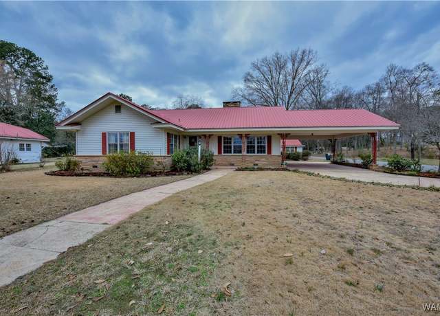Property at 239 2nd Ave Ave NW, Fayette, AL 35555, 3 beds, 2 baths