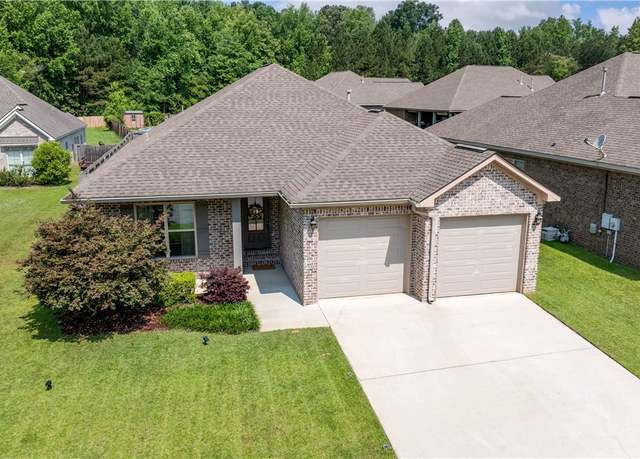 Property at 13982 Knoll Pointe Dr, Northport, AL 35475, 3 beds, 2 baths
