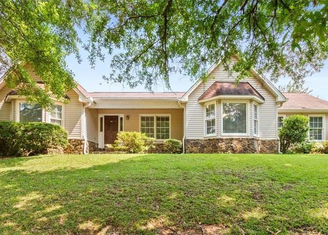 Property at 5321 Summerfield Dr E, Tuscaloosa, AL 35404, 3 beds, 2 baths