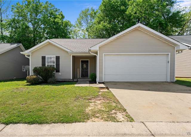 Property at 370 Holly Berry Ln, Moundville, AL 35474, 3 beds, 2 baths