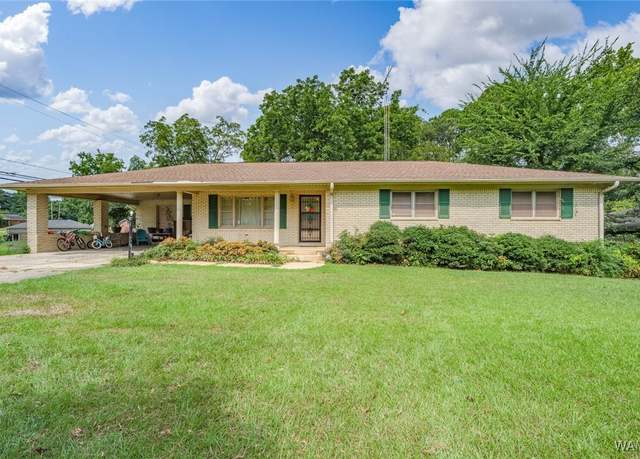 Property at 3618 5th Ave, Tuscaloosa, AL 35405, 3 beds, 2.5 baths