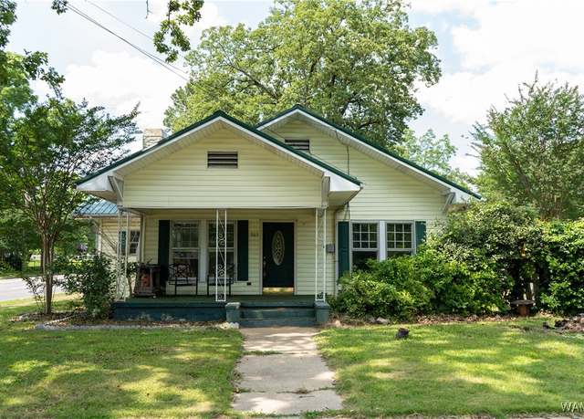 Property at 303 4th St NE, Fayette, AL 35555, 3 beds, 2 baths