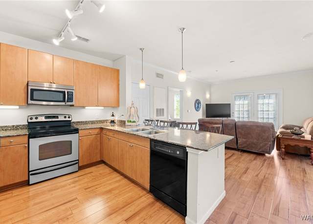 Property at 1901 5th Ave E #2213, Tuscaloosa, AL 35401, 2 beds, 2 baths