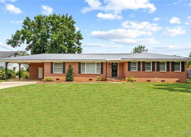 Property at 318 24th St E, Tuscaloosa, AL 35401, 3 beds, 2 baths