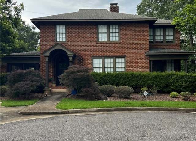 Property at 17 Pinehurst Dr, Tuscaloosa, AL 35401, 4 beds, 2.5 baths