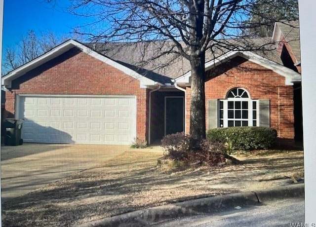 Property at 2006 Foxwood Ln, Tuscaloosa, AL 35406, 3 beds, 2 baths