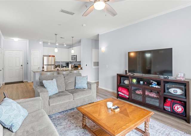 Property at 1901 5th Ave E #1304, Tuscaloosa, AL 35401, 3 beds, 3 baths