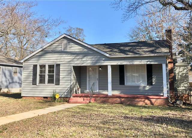 Property at 4A Country Club Hls, Tuscaloosa, AL 35401, 3 beds, 2 baths