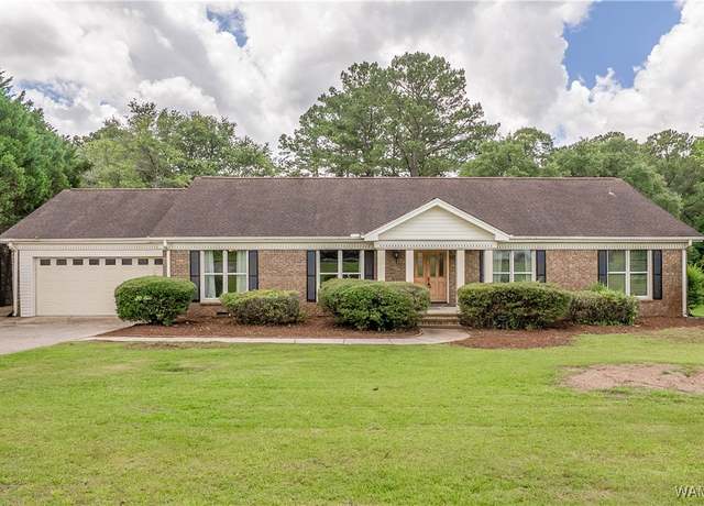 Property at 5311 Woodhill Cir, Tuscaloosa, AL 35405, 4 beds, 2 baths
