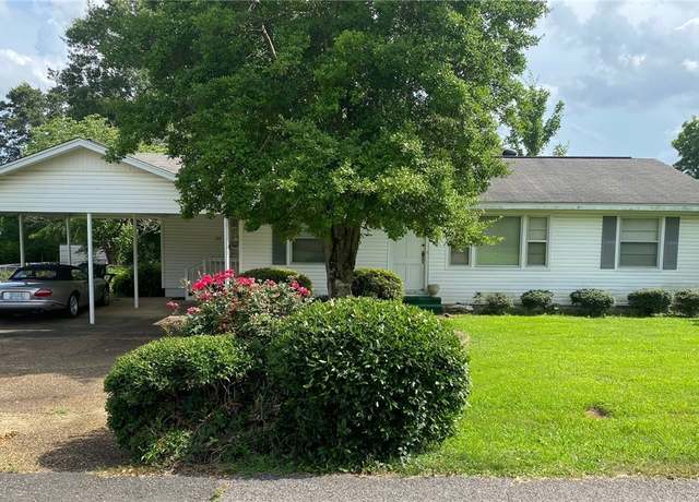 Property at 337 21st St E, Tuscaloosa, AL 35401, 3 beds, 1 bath