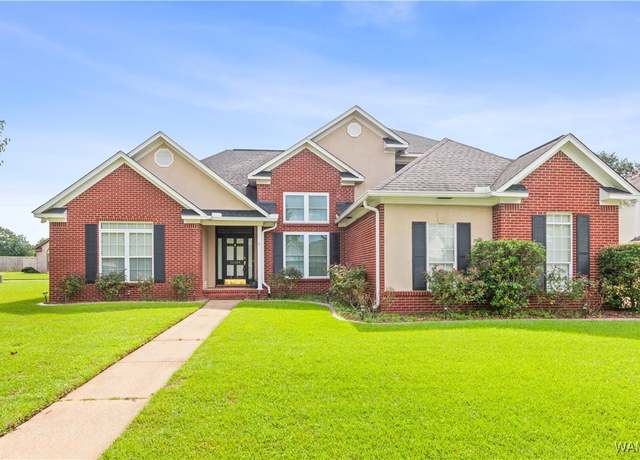 Property at 11304 Saint James Ct, Northport, AL 35475, 5 beds, 3 baths