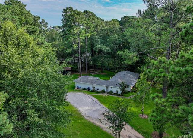Property at 4402 Lakeshore Dr, Northport, AL 35473, 4 beds, 2 baths