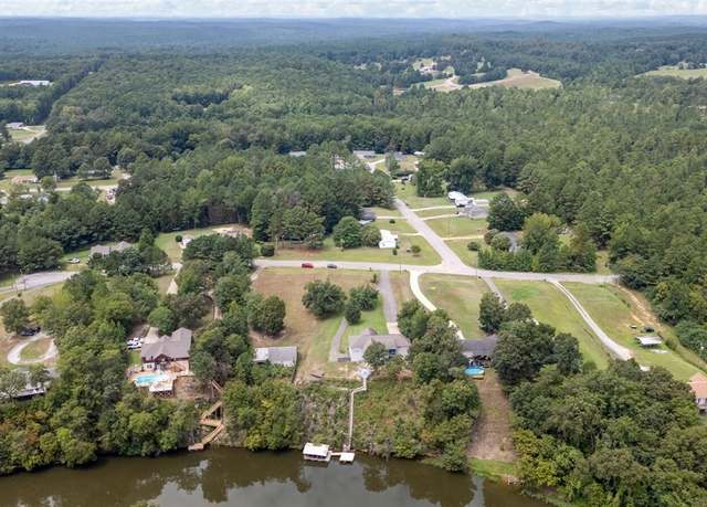 Property at 17020 Stonecliff Dr, Northport, AL 35475, 3 beds, 3 baths