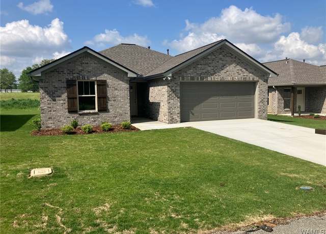 Property at 270 23rd St NW, Fayette, AL 35555, 3 beds, 2 baths
