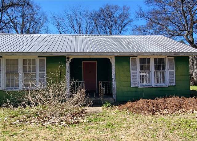 Property at 3018 52nd Ct, Tuscaloosa, AL 35401, 3 beds, 1 bath