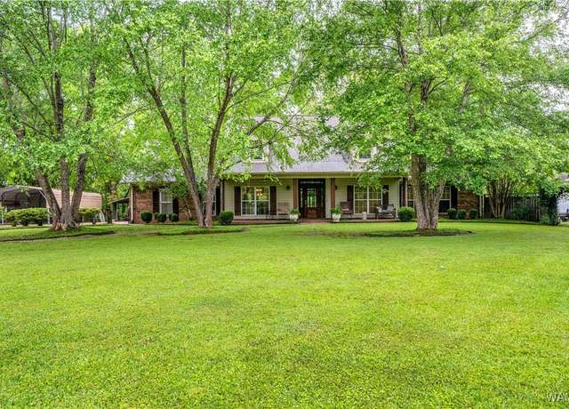 Property at 13755 Country Club Dr, Northport, AL 35475, 3 beds, 2.5 baths