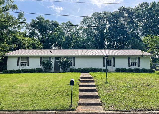 Property at 7 Highridge Circle Cir, Tuscaloosa, AL 35405, 4 beds, 2 baths