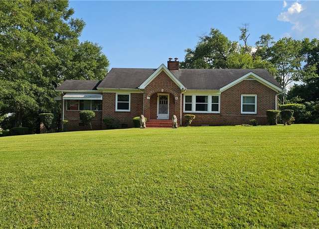 Property at 505 W Greene St, Marion, AL 36756, 3 beds, 1 bath