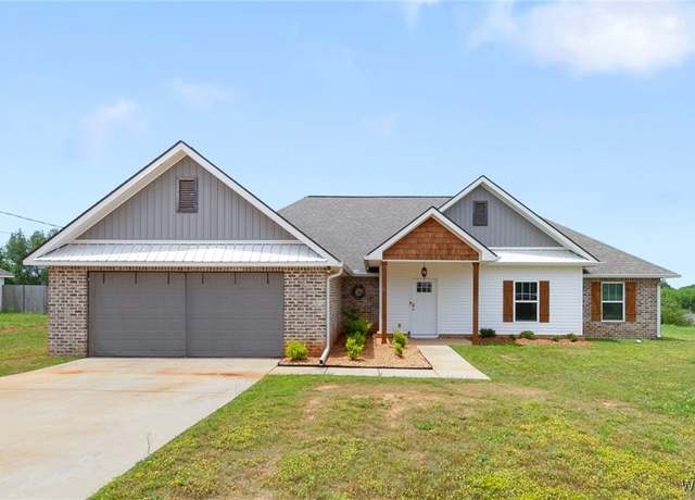 Property at 164 Rob Lee St, Moundville, AL 35474, 4 beds, 2 baths