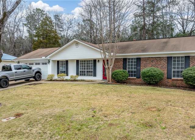 Property at 5137 Northcliff Dr, Northport, AL 35473, 3 beds, 2 baths