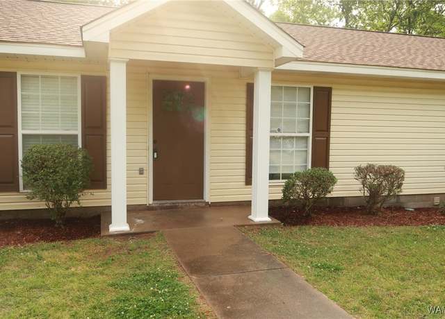 Property at 1520 29th Ave, Northport, AL 35476, 3 beds, 2 baths
