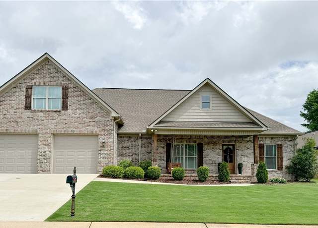 Property at 11942 Glen Ridge Blvd, Moundville, AL 35474, 4 beds, 3 baths