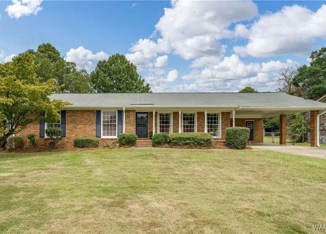Property at 22 31st St E, Tuscaloosa, AL 35405, 3 beds, 2 baths