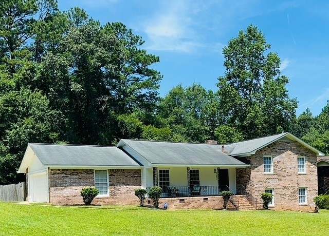 Property at 4748 Woodland Forrest Dr, Tuscaloosa, AL 35405, 4 beds, 3 baths