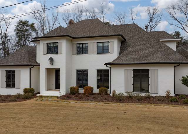 Property at 2726 Battlement Dr NE, Tuscaloosa, AL 35406, 5 beds, 4 baths