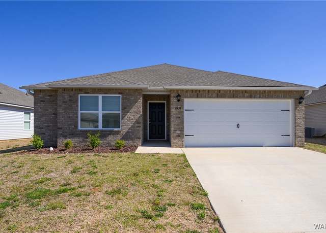 Property at 16434 Natchez Dr, Moundville, AL 35474, 4 beds, 2 baths