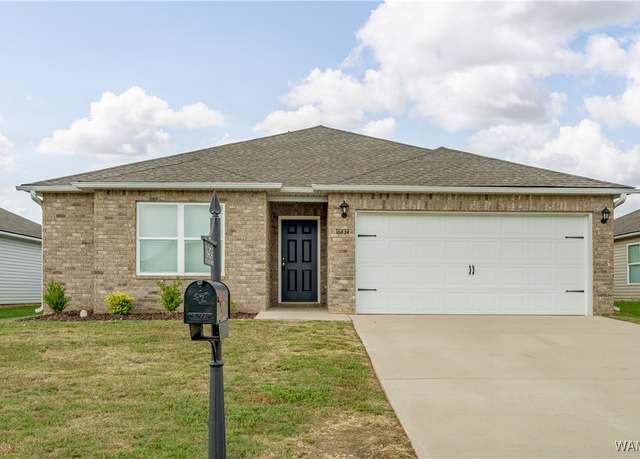 Property at 16434 Natchez Dr, Moundville, AL 35474, 4 beds, 2 baths