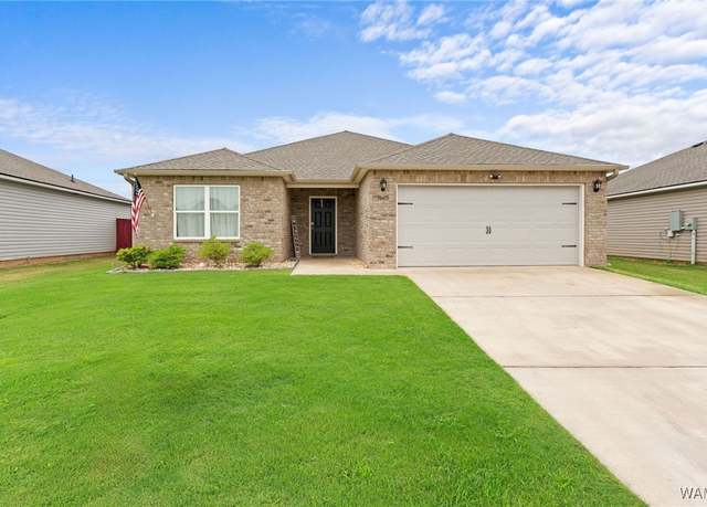 Property at 16415 Natchez Dr, Moundville, AL 35474, 4 beds, 2 baths