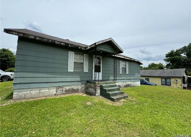 Property at 212 9th St NW, Fayette, AL 35555, 4 beds, 2 baths