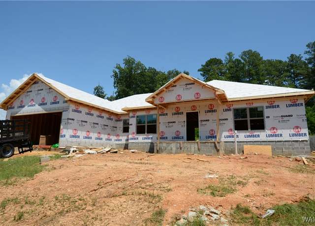 Property at 5200 Summerfield Dr Dr E, Tuscaloosa, AL 35404, 4 beds, 2 baths