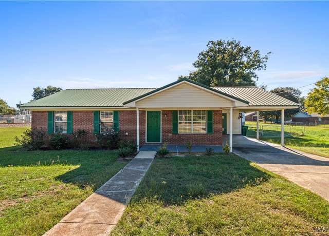Property at 465 Market St, Moundville, AL 35474, 3 beds, 1.5 baths
