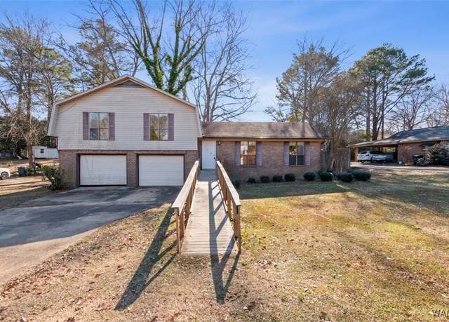 Property at 2015 Shannon Cir, Fayette, AL 35555, 3 beds, 2 baths