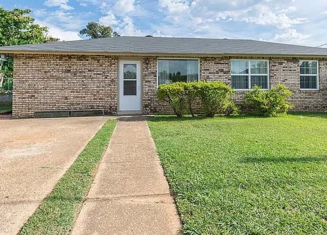 Property at 1309 13th St E, Tuscaloosa, AL 35404, 4 beds, 2 baths