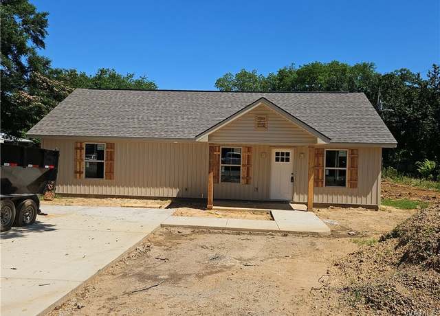 Property at 320 3rd Ave, Moundville, AL 35474, 3 beds, 2 baths