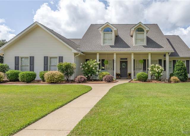 Property at 1363 Auxford Ave, Tuscaloosa, AL 35405, 5 beds, 3 baths