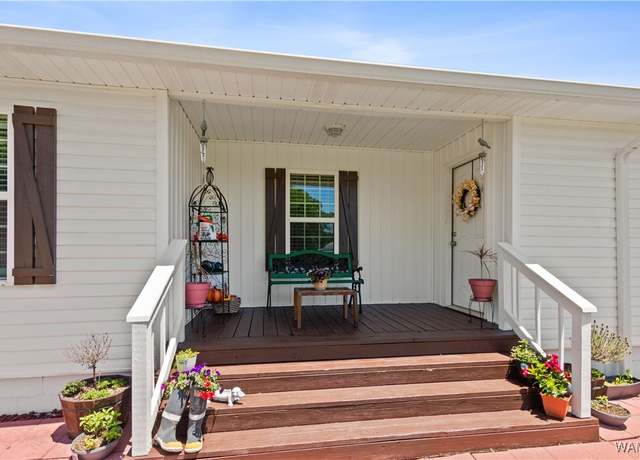 Property at 67 Tuscaloosa Ave, Berry, AL 35546, 3 beds, 2 baths